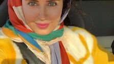سلفی عاشقانه الناز شاکردوست با یک الاغ! +عکس
