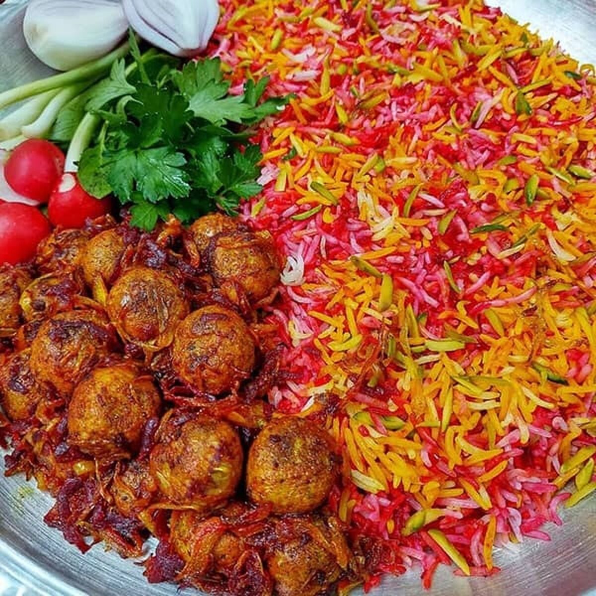 لبو پلو با کوفته قلقلی، یک شام خوشمزه برای دورهمی شب چله