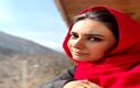 تیپ خاص لیندا کیانی در کاشان + عکس