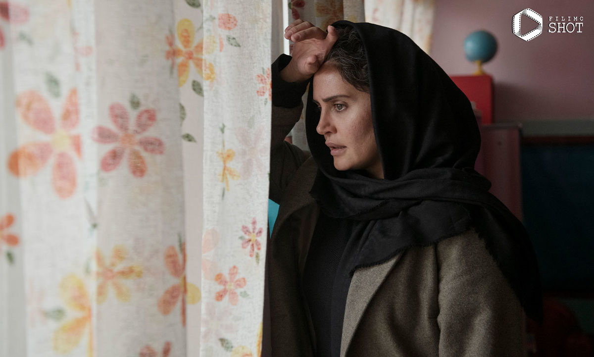 معرفی و نقد فیلم «بی بدن» + عکس