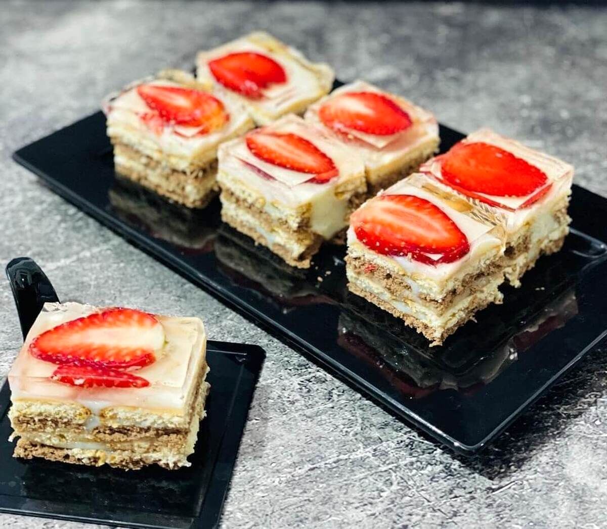 این شیرینی تر‌های یلدایی را بدون فر و خامه قنادی درست کنید 