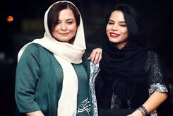 ملیکا و مهراوه شریفی نیا کجا هستند؟ +عکس