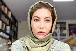 عکس لو رفته فریبا نادری با گوشی آیفون گران+عکس