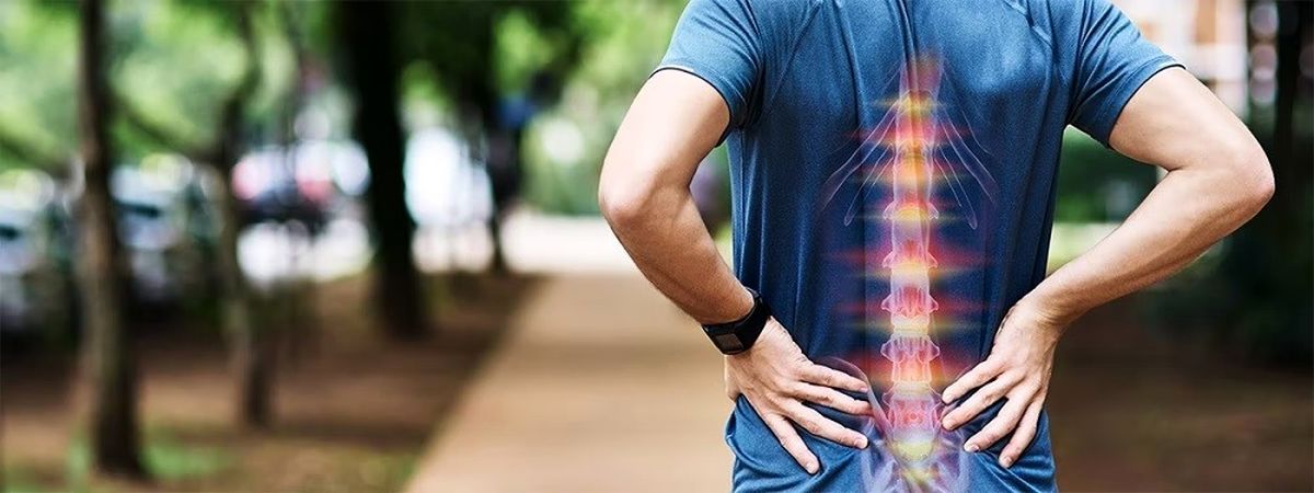 علائم شدید دیسک کمر: چه زمان جراحی تنها درمان است؟