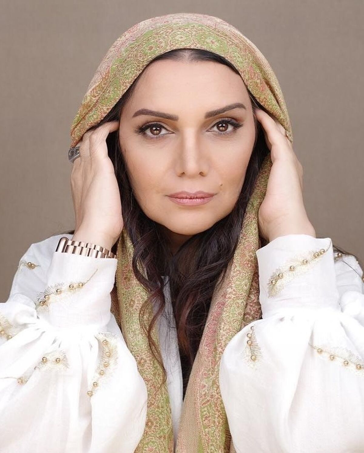 الهام پاوه نژاد عزادار شد +عکس