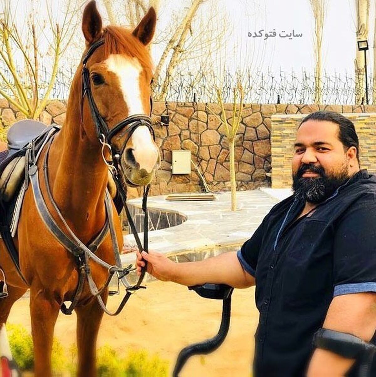 شوخی کادر پرواز با رضا صادقی در داخل هواپیما