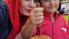 تصاویر دیدنی از سپیده خداوردی و پسرش در خیابان +عکس عاشقانه