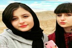 عکس جدید سارا و نیکا در خارج از کشور