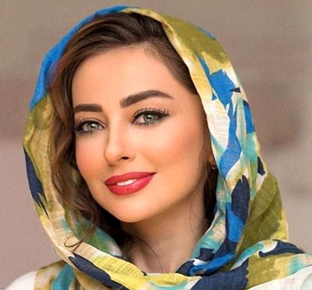 واکنش نفسیه روشن به شهادت دو خلبان+عکس
