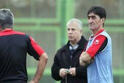 محمدخانی: با وجود همه فاصله‌ها، پرسپولیس می‌تواند قهرمان آسیا شود