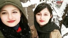 قلیان کشیدن سارا و نیکا در جمع پسرها!
