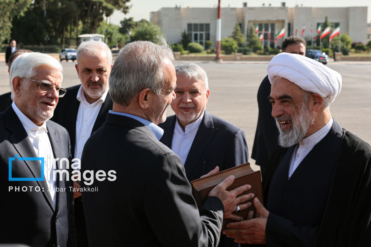 لحظه خداحافظی و سفر پزشکیان به نیویورک + عکس