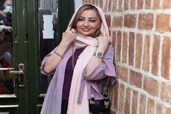 عکس یواشکی از نفیسه روشن در ساحل 