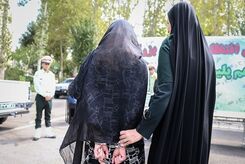جنایت وحشیانه دختر جوان علیه پدر و خواهرش | چه در دادگاه گذشت؟