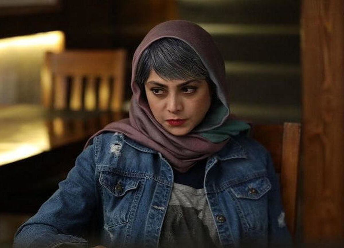 صورت آزاده صمدی کبود شد