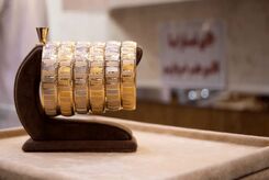 قیمت طلا و سکه در روز نیمه تعطیل سقوط کرد | حساب طلا فروشان باز شد؟
