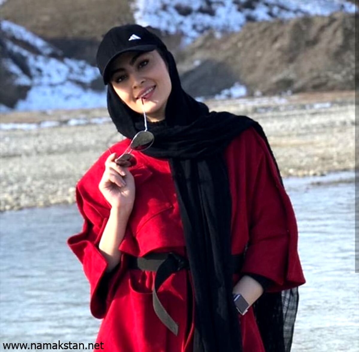 عکس دیده نشده از مریم مومن در کنار خواهرش 
