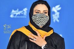 حرکات متواضعانه مریلا زارعی در اکران فیلم حاشیه ساز شد | مریلا زارعی قربون صدقه طرفداران خود رفت