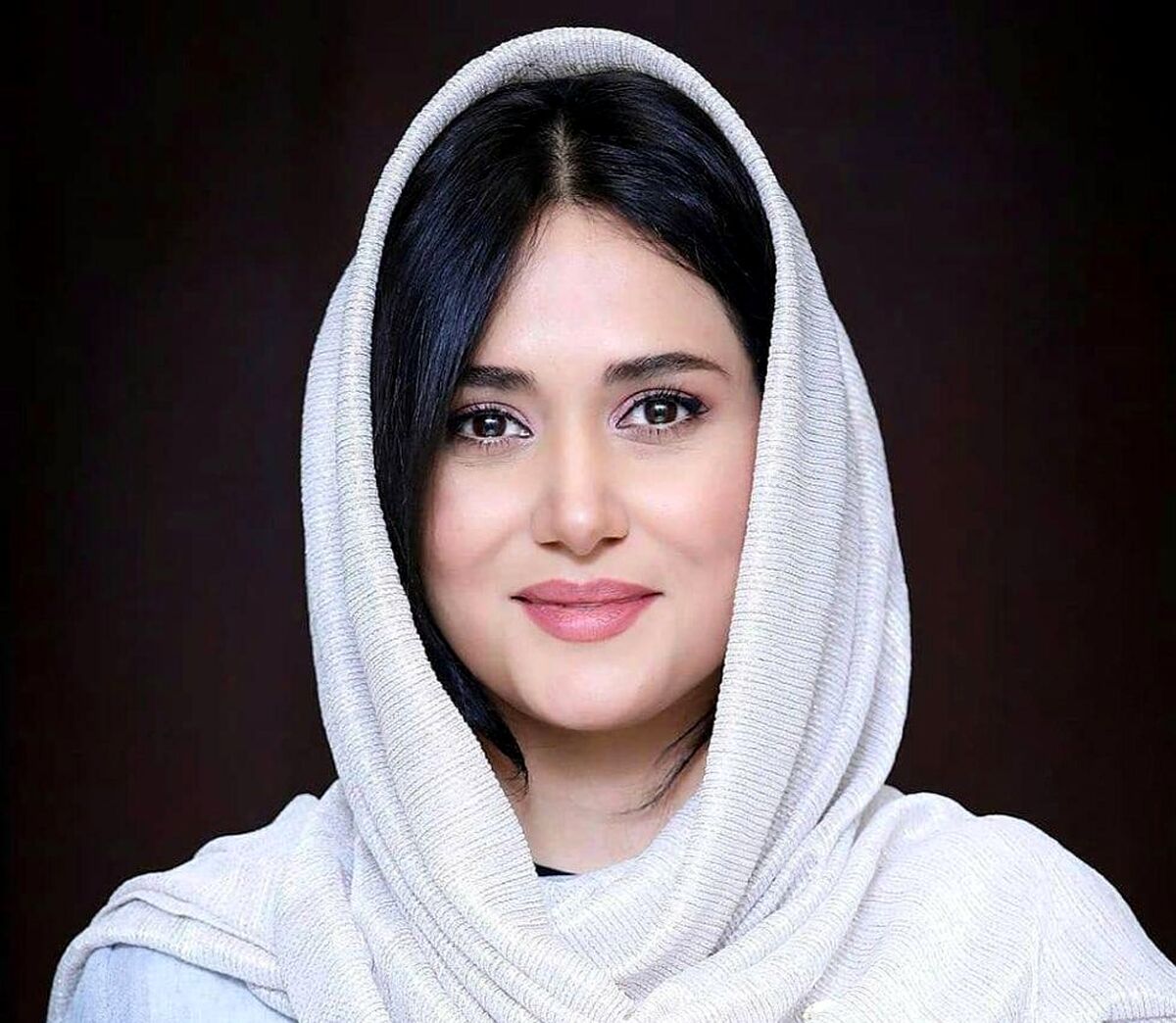 طبیعت‌گردی دونفری پریناز ایزدیار و هوتن شکیبا + عکس