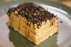 طرز تهیه دسر با بیسکویت پتی بور و موز بدون نیاز به گاز و فر + مواد لازم