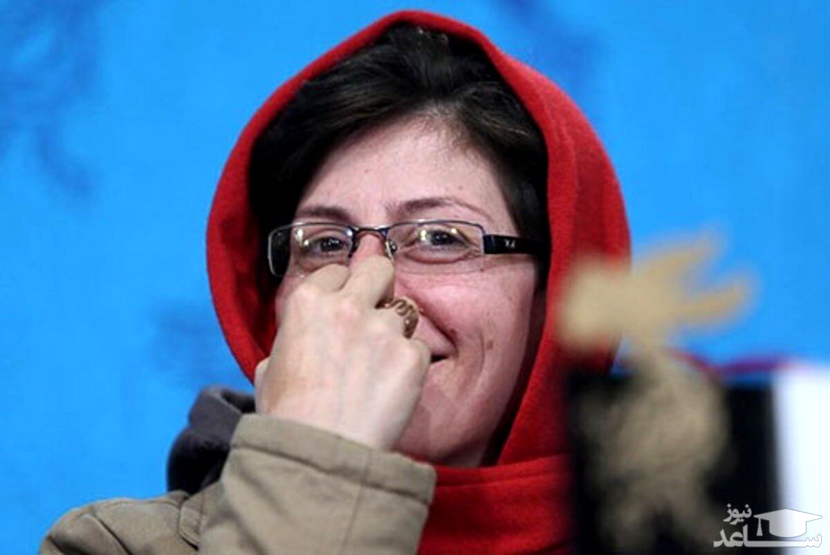 قابی دو نفره از سوسن پرور و مادرش