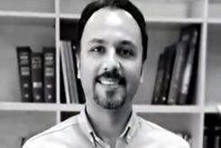 مجری شبکه چهار فوت شد