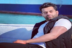 آهنگ جدید رضا بهرام به نام گلی که خم بدادم پیچ و تابش + دانلود