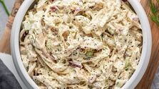 طرز تهیه سالاد مرغ و کلم برگ؛ یک سالاد خوشمزه بهاری