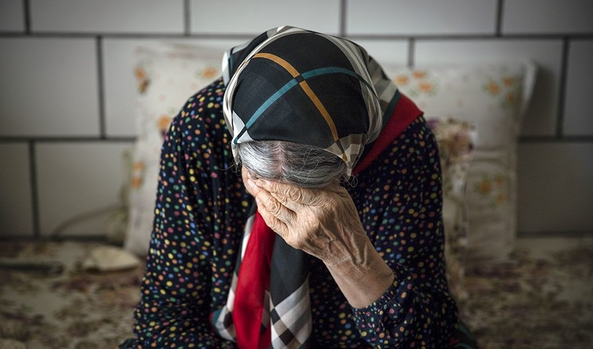 نگهداری از نوه دردسرساز شد/ دختر 14 ساله در پارک ملت اسیر شیطان شد