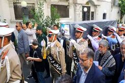 تصاویر نماز و تشییع پیکر بانو عفت شجاع،همسر شهید سپهبد صیاد شیرازی