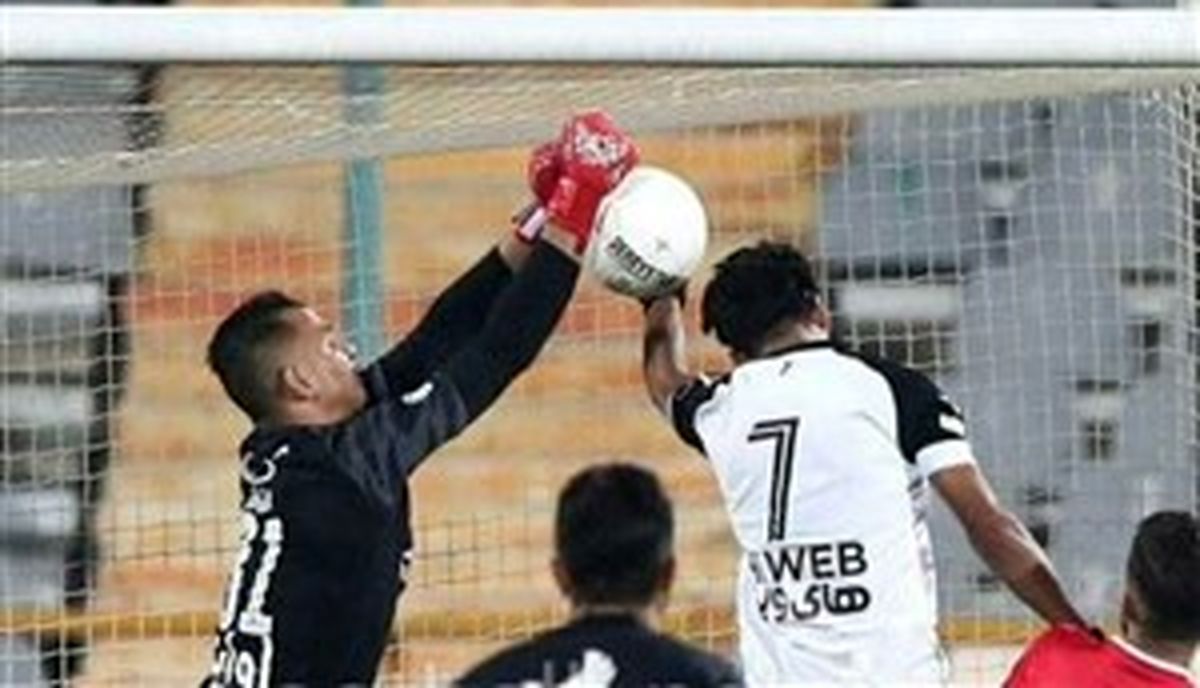 شکایت پرسپولیس از داور بازی با هوادار