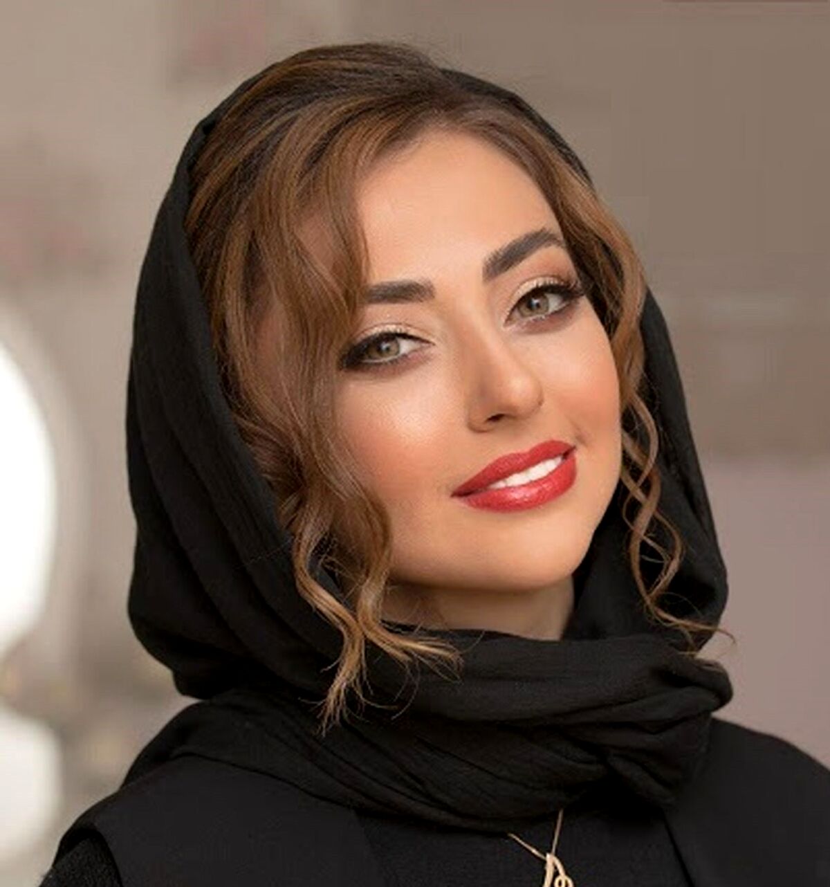 نفیسه روشن عزادار شد | برادرم رفت + عکس