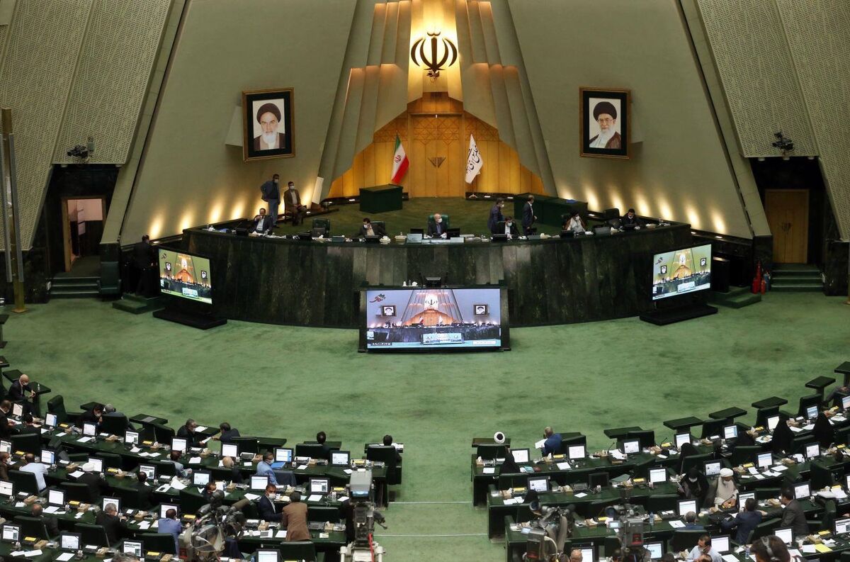 16 نماینده مجلس برای طرح سوال وزیر کشور را فراخواندند+جزئیات
